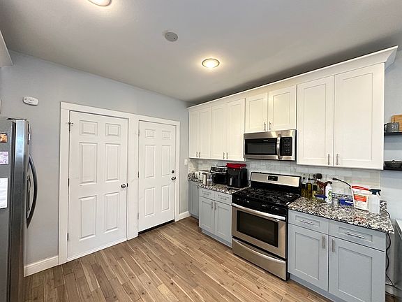 4th image of 3313 N Karlov Ave #4