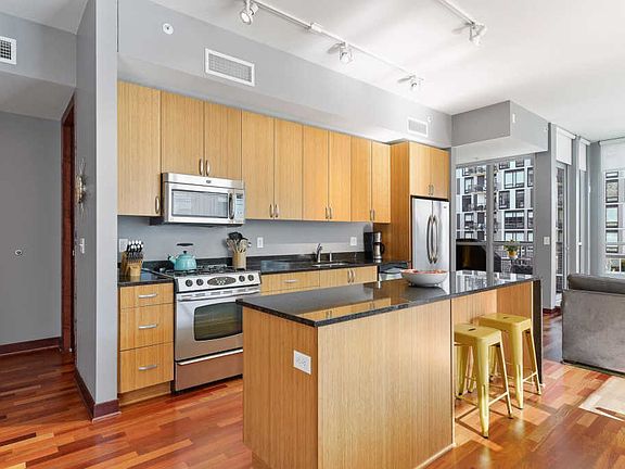 3rd image of 901 2nd St S #308
