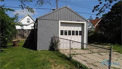 2nd image of 1744 Bigelow St