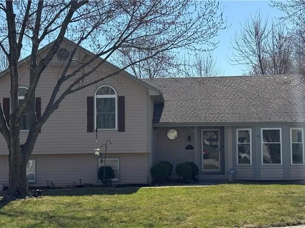 1501 NE Misty Ln, Lees Summit, MO 64086