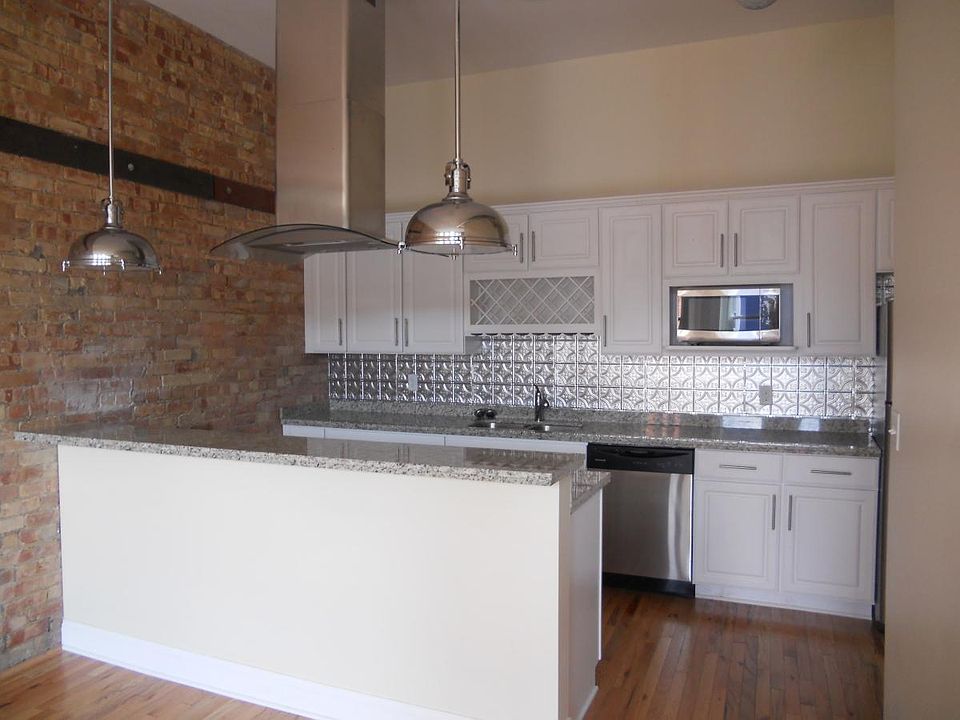 1st image of 1526 Main St APT 3