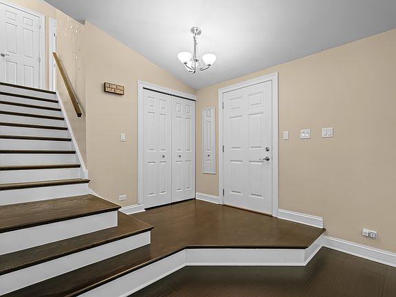 3rd image of 1316 W Meade Ln