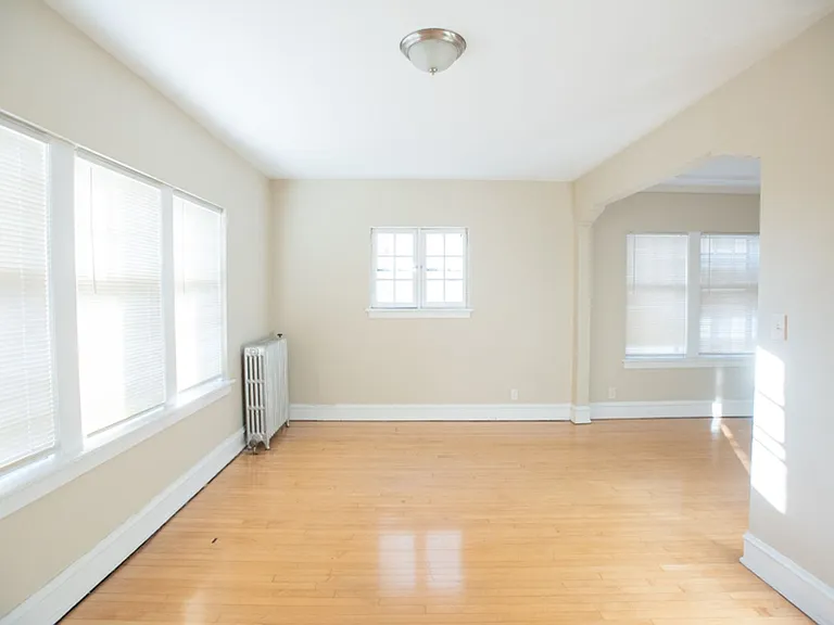 1720 E Newton Apartments — Photo 3