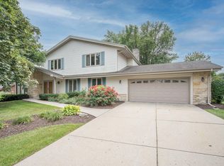 5611 Gatewood Ln, Greendale, WI 53129