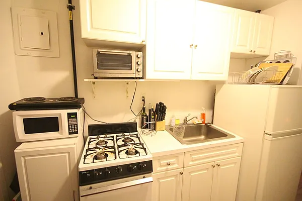 Rented by Dynamik Realty | media 17