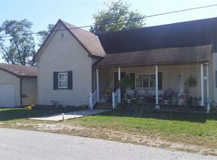 566 Main St, Plainville, IN