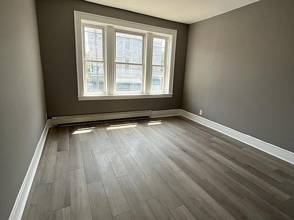 2nd image of 413 Hawthorne Ave #5