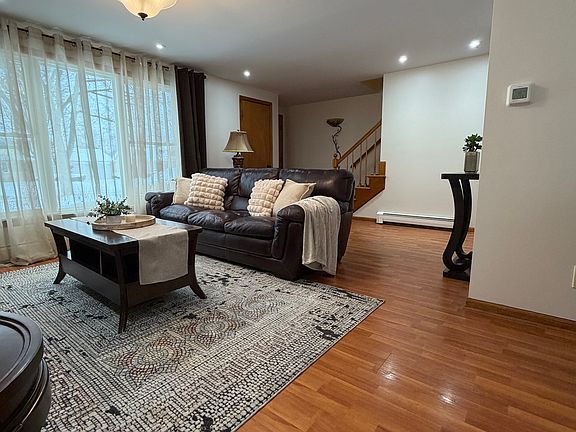 2nd image of 114 Ayrault Dr #B