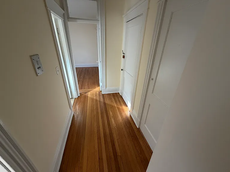 31 Saint Lukes Rd #10 — Photo 3