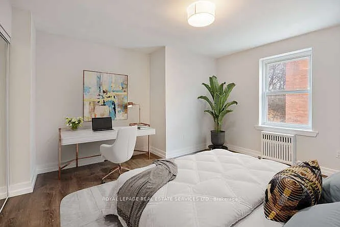 18 Anglesey Blvd #203 — Photo 6
