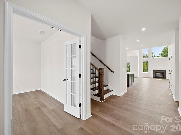 5th image of 18019 Wilbanks Dr