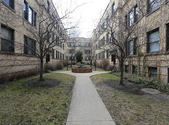 4th image of 3528 N Broadway St APT 3E