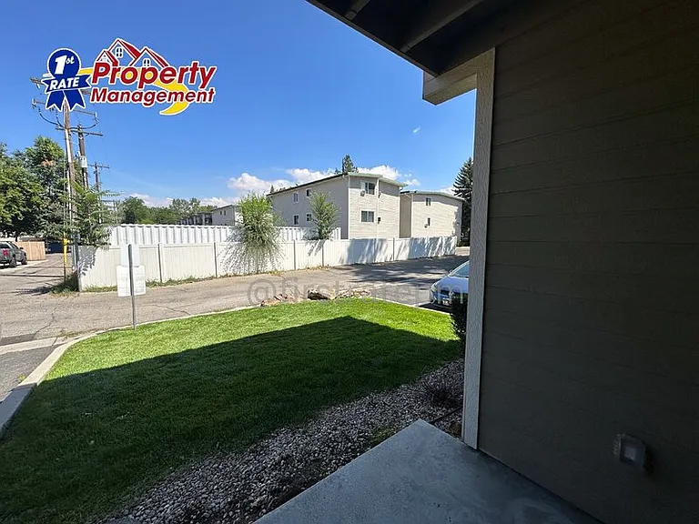 850 W Belmont St #104 — Photo 15