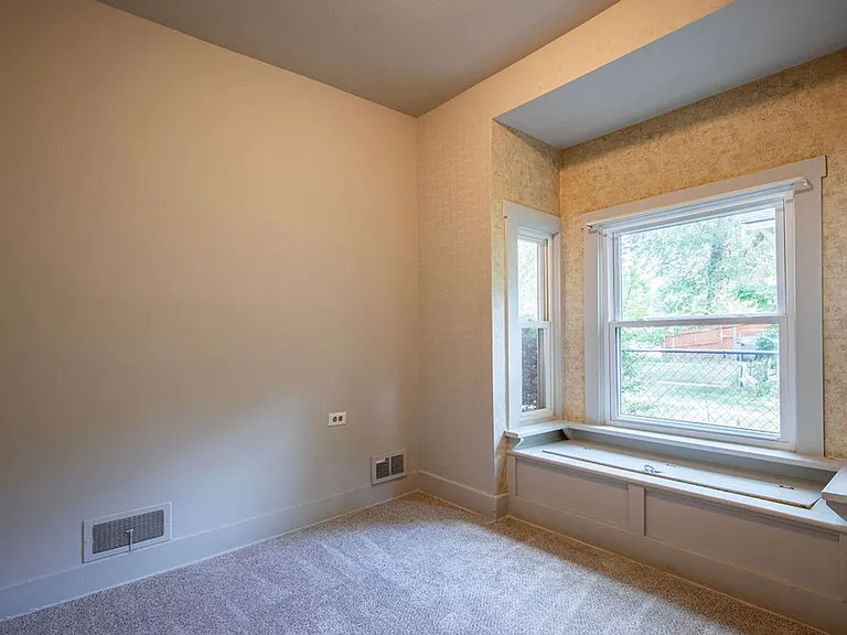 2526 Main St — Photo 12