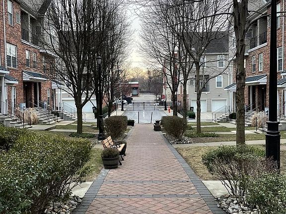 3rd image of 31 Brewerytown Ct
