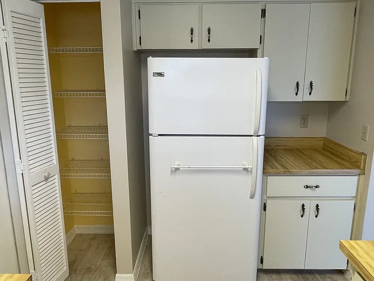 2701 NE 10th St #701 — Photo 5