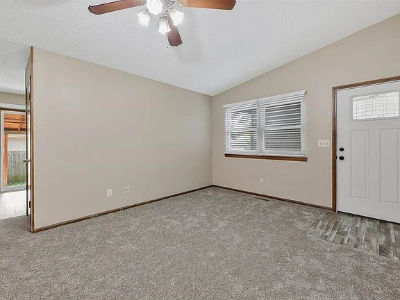 4th image of 316 E Deer Creek Dr