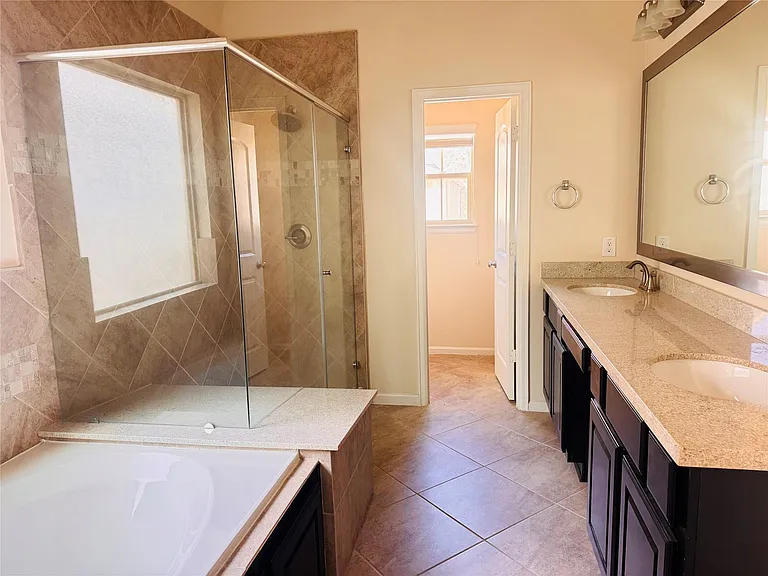 10009 Spring Shadows Park Cir — Photo 15