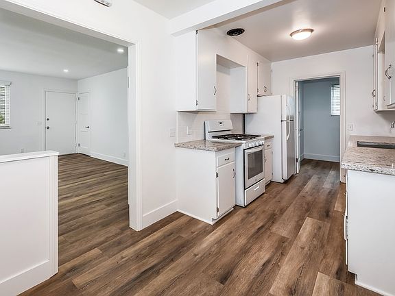 4th image of 231 W Yanonali St APT 1