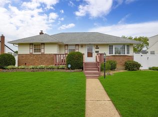 812 Colridge Rd, Wantagh, NY 11793