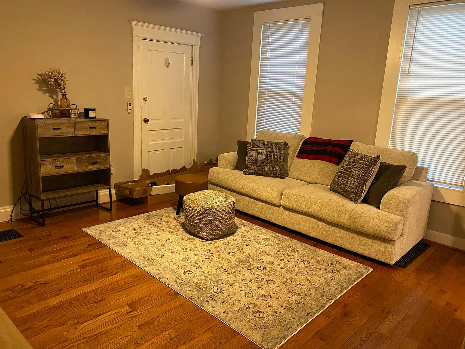1 bed, 900 sqft, $1,000 — Photo 2