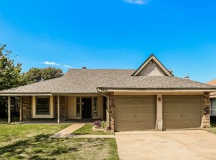 6328 Canyon Cir, Fort Worth, TX 76133