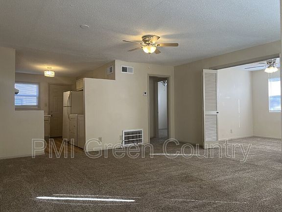 3rd image of 1427 E 38th Pl Unit D