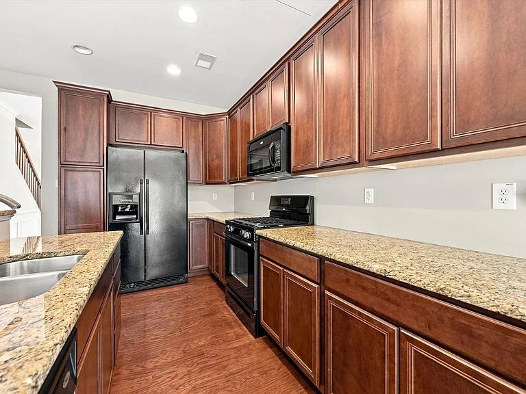 137 Stoyer Rd — Photo 5