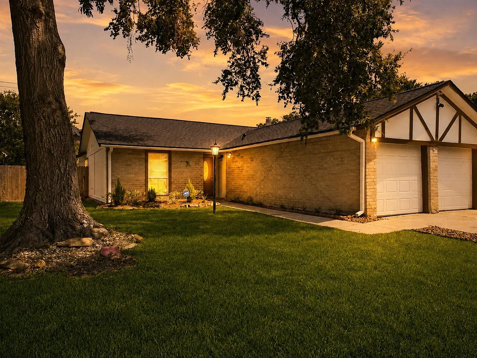 3 bed, 2.0 bath, 1397 sqft, $2,000 — Photo 1