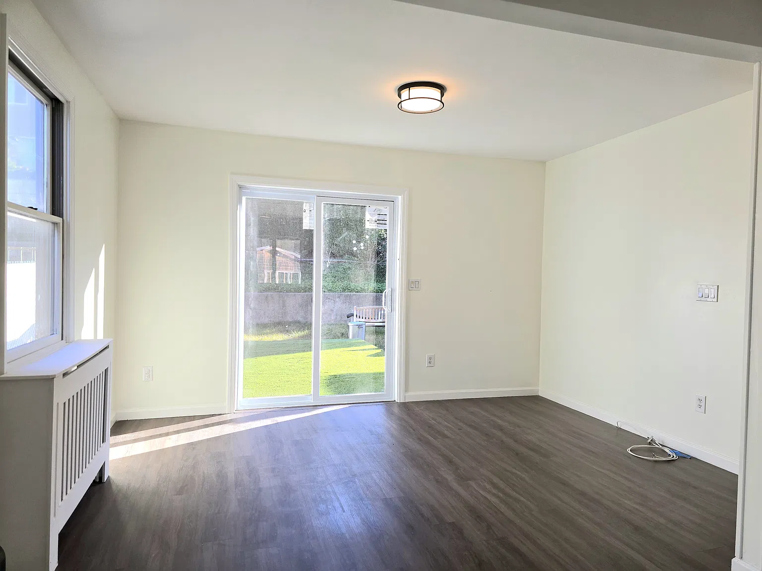 3 bed, 1392 sqft, $3,500 — Photo 2