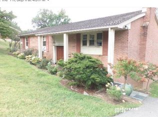 725 Ridgewood Rd, Waynesboro, VA 22980