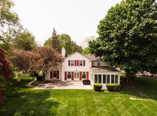 19603 Parke Ln, Grosse Ile, MI 48138