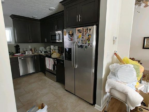 3rd image of 4067 Raymond Dr