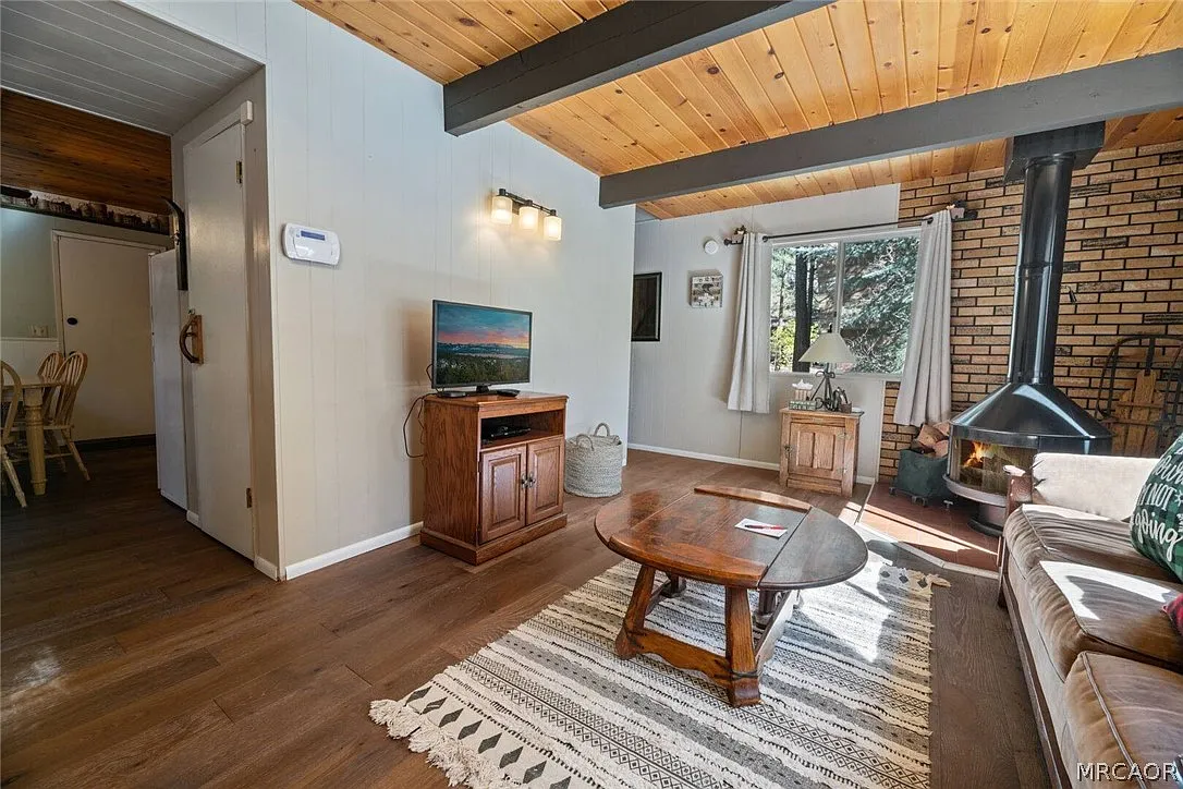 2 bed, 1.0 bath, 840 sqft, $1,550 — Photo 3