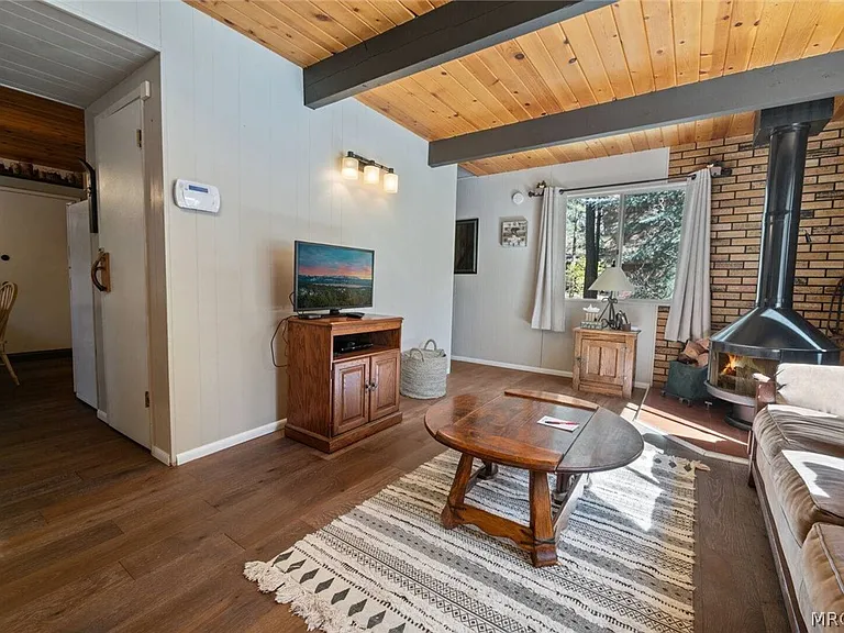 225 W Rainbow Blvd — Photo 3