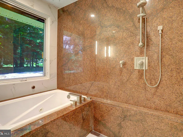 6030 Berwynd Rd — Photo 33