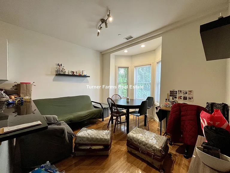 35 Forbes St — Photo 3