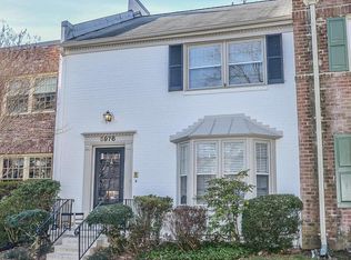 5976 Seabright Rd, Springfield, VA 22152