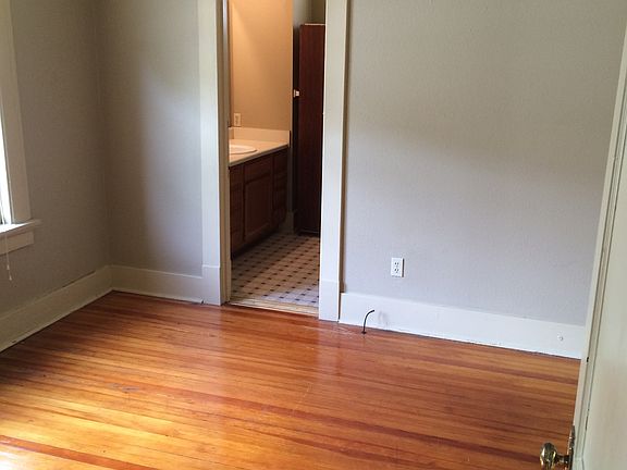 2nd image of 410 E 6th St APT 3