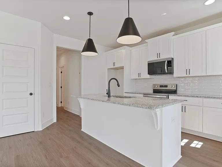 3232 Bradley Ln — Photo 7