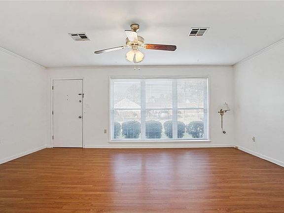 4th image of 616 River Oaks Dr