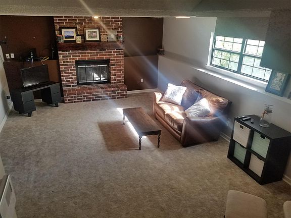 5th image of 700 SE Redwood Ln