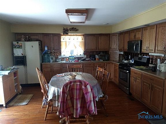 4th image of 567 Woodland Dr #1