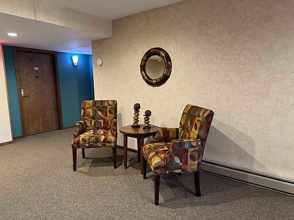 4th image of 6302 Mineral Point Rd Unit 303