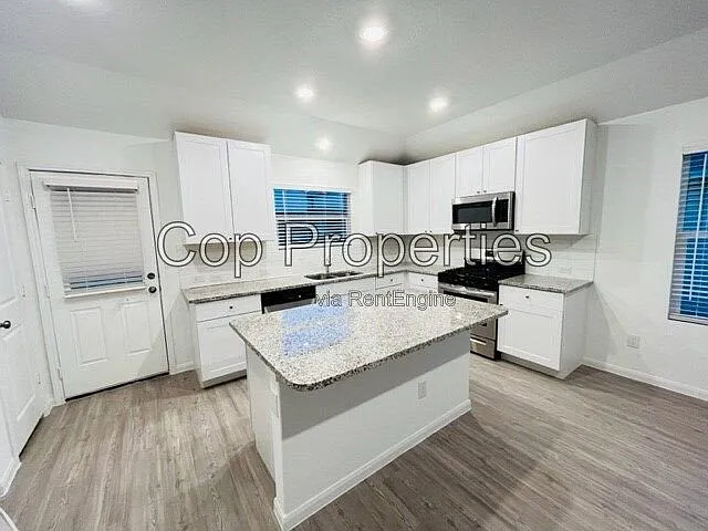 4 bed, 2.0 bath, $1,795 — Photo 4