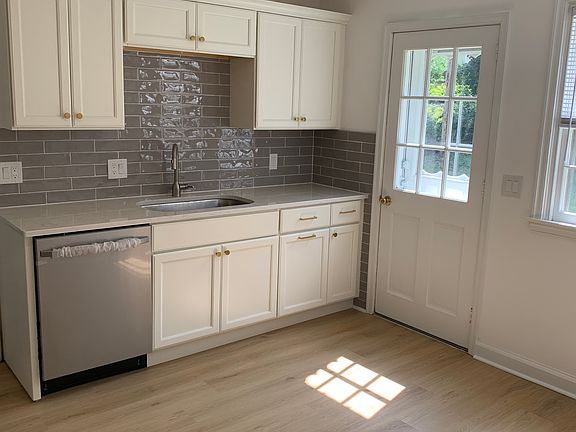 Kitchen (new appliances and cabinets)