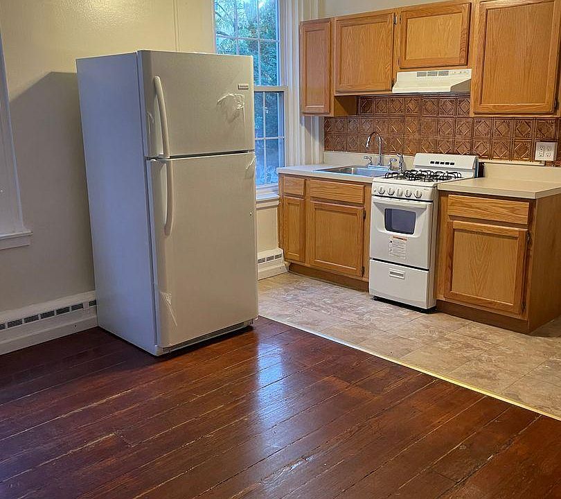 1st image of 716 N Franklin St APT 1R