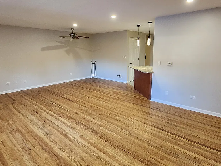 1113 Holiday Ln — Photo 5