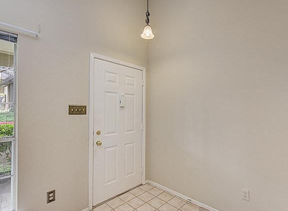 4th image of 1015 E Yager Ln Unit 148