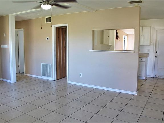 3rd image of 8695 Dorothy Ave